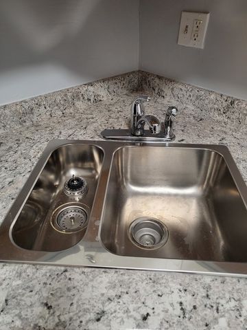 1227 S Harlem Avenue 215, Berwyn, IL 60402