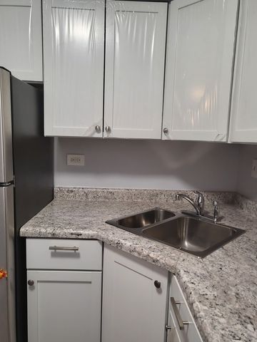 1227 S Harlem Avenue 215, Berwyn, IL 60402