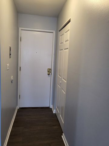 1227 S Harlem Avenue 215, Berwyn, IL 60402