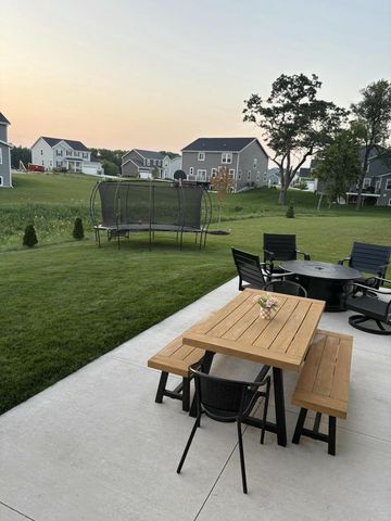 W242N5607 Simona COURT, Sussex, WI 53089