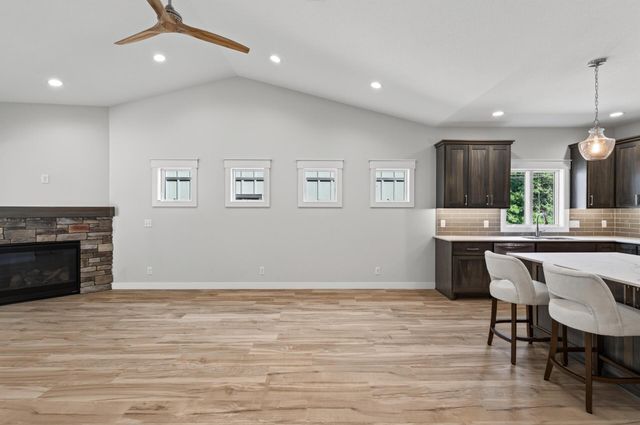 1092 Legend Lane, River Falls, WI 54022