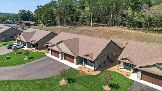 1092 Legend Lane, River Falls, WI 54022
