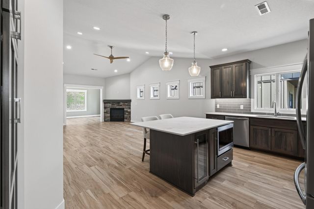 1092 Legend Lane, River Falls, WI 54022