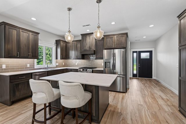 1092 Legend Lane, River Falls, WI 54022