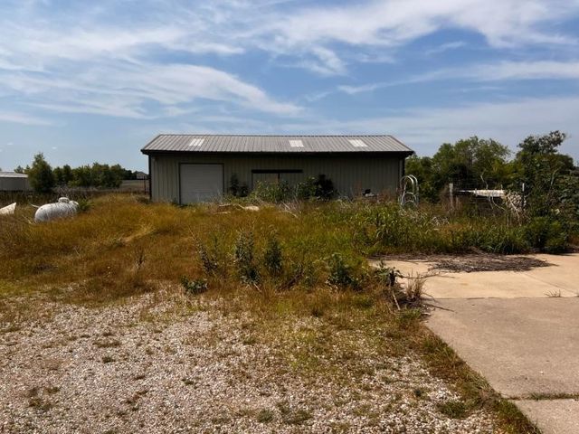 1823 County Road 596, Nevada, TX 75173