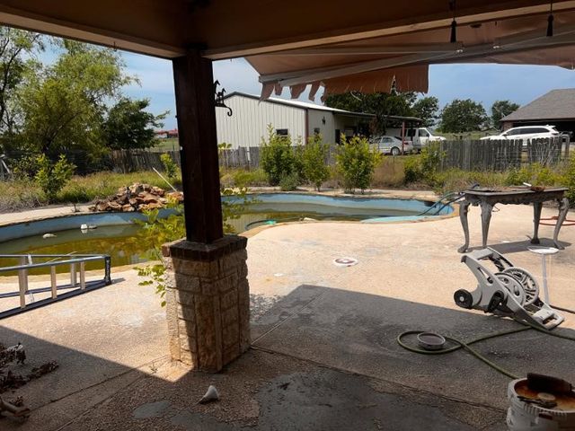 1823 County Road 596, Nevada, TX 75173