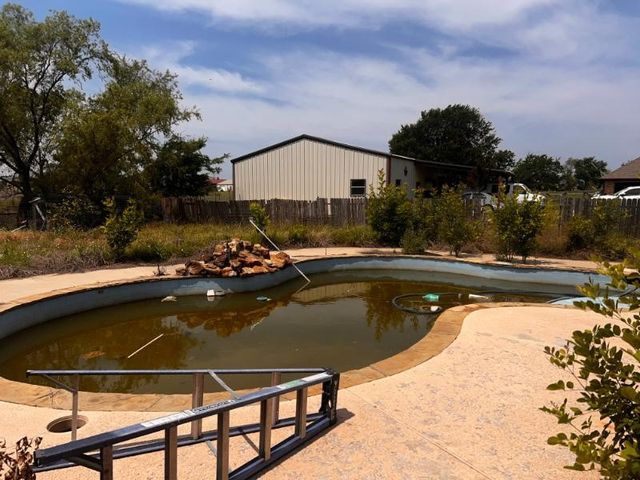 1823 County Road 596, Nevada, TX 75173