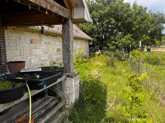 1823 County Road 596, Nevada, TX 75173