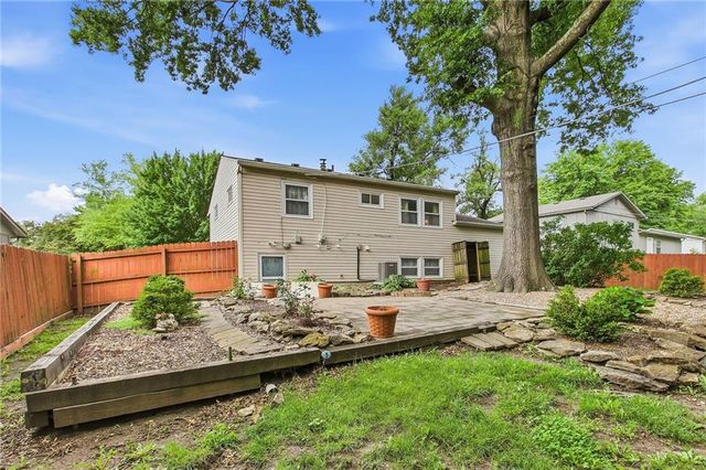 10015 Kessler Street, Overland Park, KS 66212