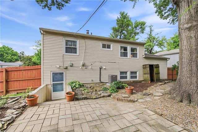10015 Kessler Street, Overland Park, KS 66212