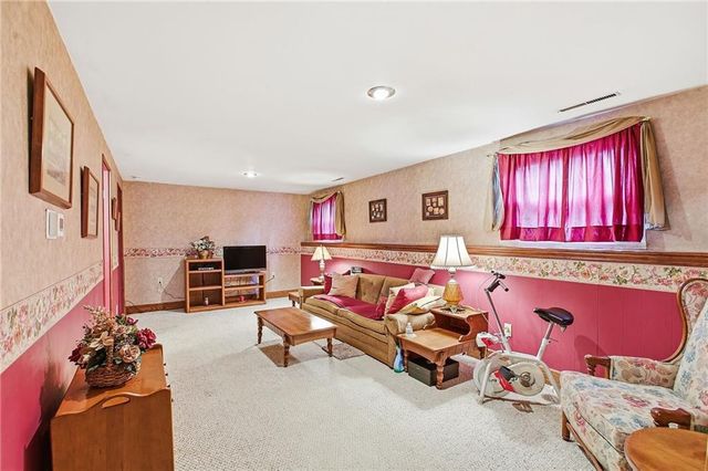 10015 Kessler Street, Overland Park, KS 66212
