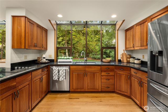 22542 NE 46th Street, Redmond, WA 98053