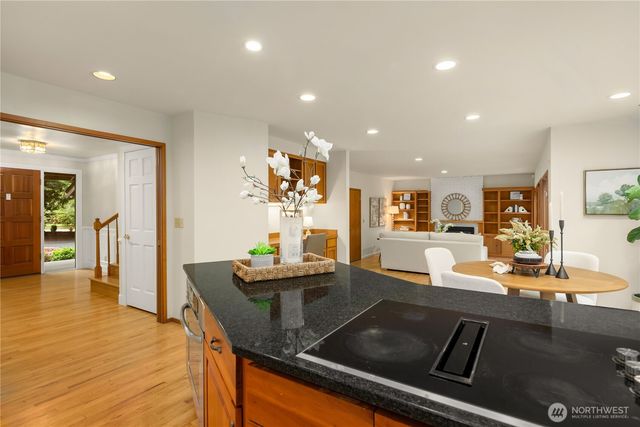 22542 NE 46th Street, Redmond, WA 98053
