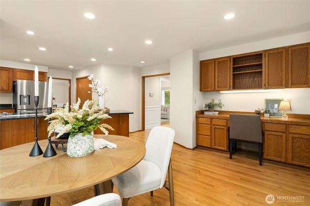 22542 NE 46th Street, Redmond, WA 98053