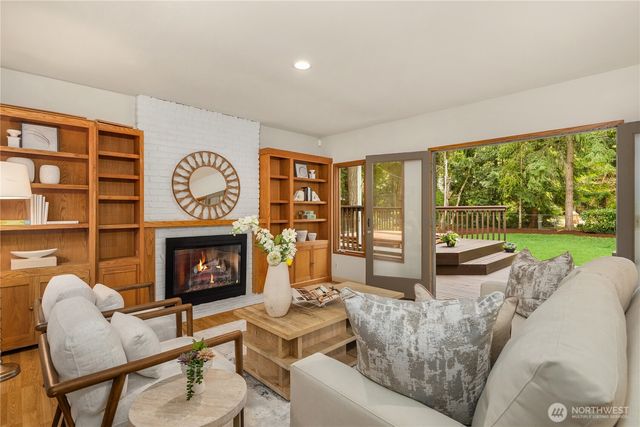 22542 NE 46th Street, Redmond, WA 98053