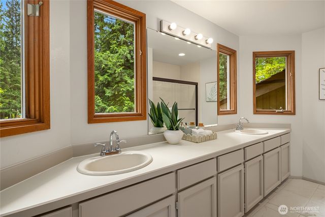 22542 NE 46th Street, Redmond, WA 98053