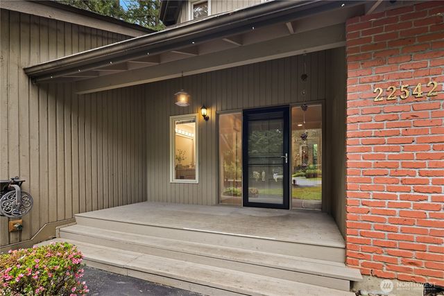 22542 NE 46th Street, Redmond, WA 98053