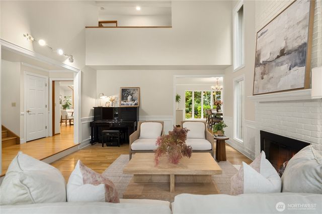 22542 NE 46th Street, Redmond, WA 98053