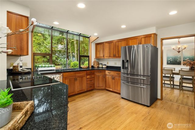 22542 NE 46th Street, Redmond, WA 98053