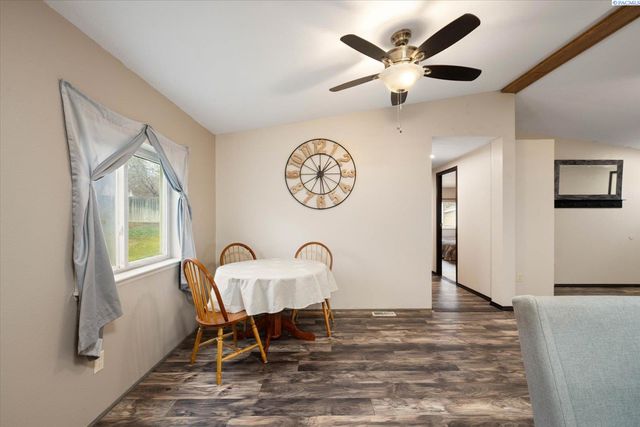 27404 E Ambassador Pr Ne, Benton City, WA 99320