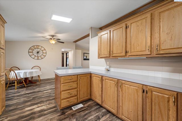 27404 E Ambassador Pr Ne, Benton City, WA 99320