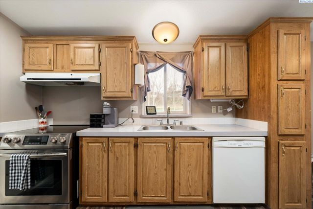 27404 E Ambassador Pr Ne, Benton City, WA 99320