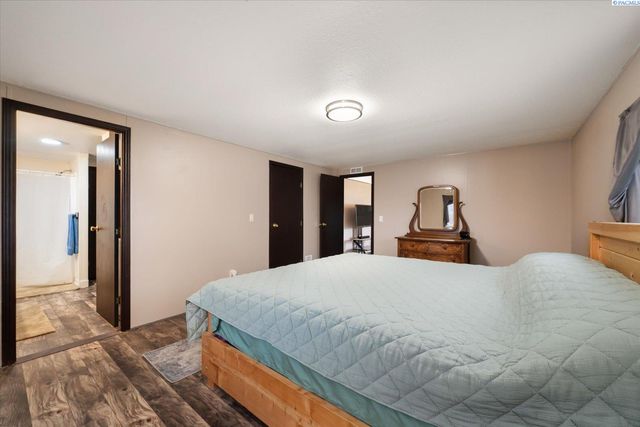 27404 E Ambassador Pr Ne, Benton City, WA 99320