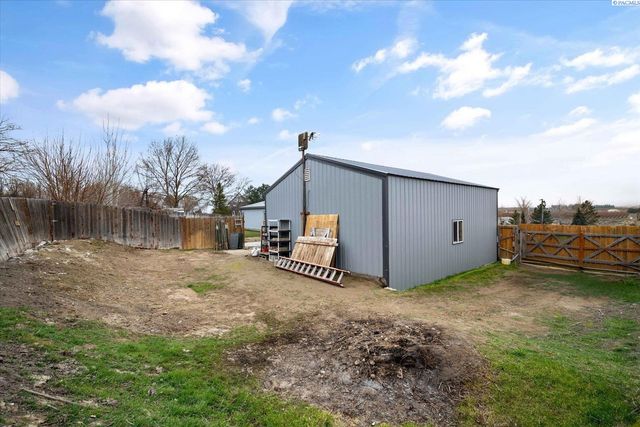 27404 E Ambassador Pr Ne, Benton City, WA 99320