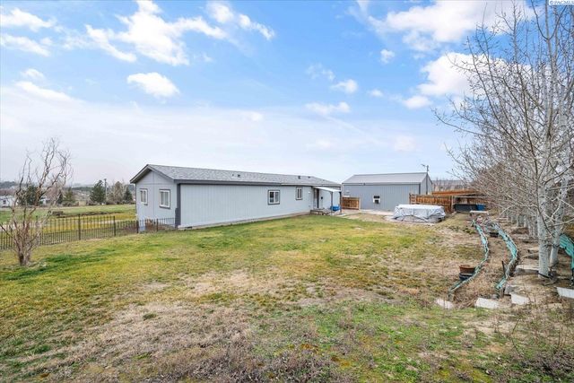 27404 E Ambassador Pr Ne, Benton City, WA 99320