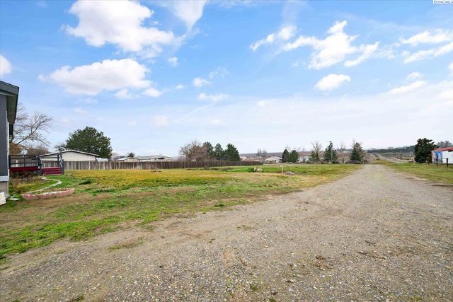 27404 E Ambassador Pr Ne, Benton City, WA 99320