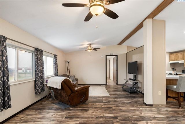 27404 E Ambassador Pr Ne, Benton City, WA 99320