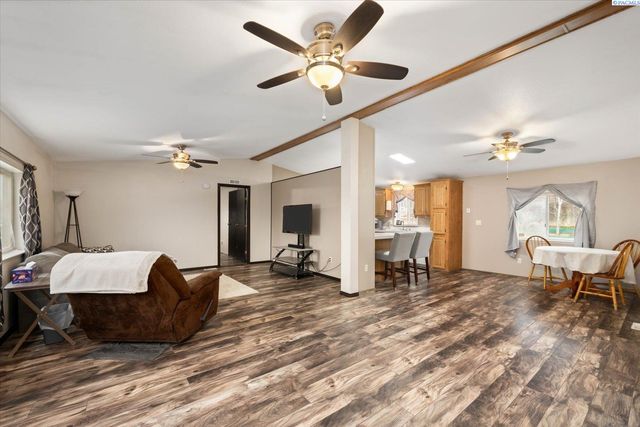 27404 E Ambassador Pr Ne, Benton City, WA 99320