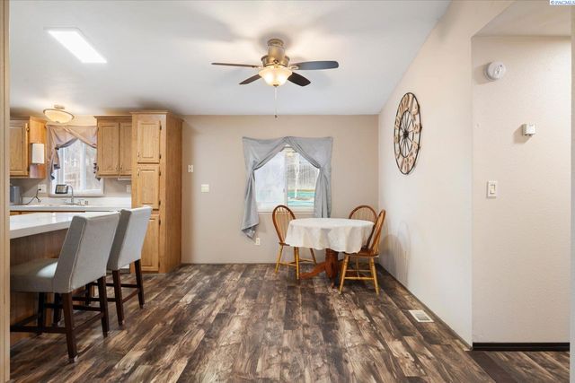 27404 E Ambassador Pr Ne, Benton City, WA 99320