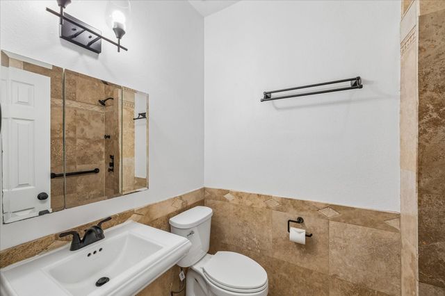 831 Live Oak Lane, Seabrook, TX 77586