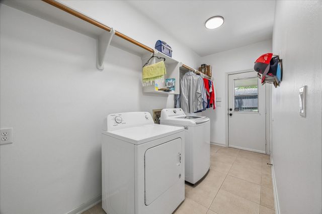 831 Live Oak Lane, Seabrook, TX 77586