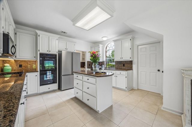 831 Live Oak Lane, Seabrook, TX 77586