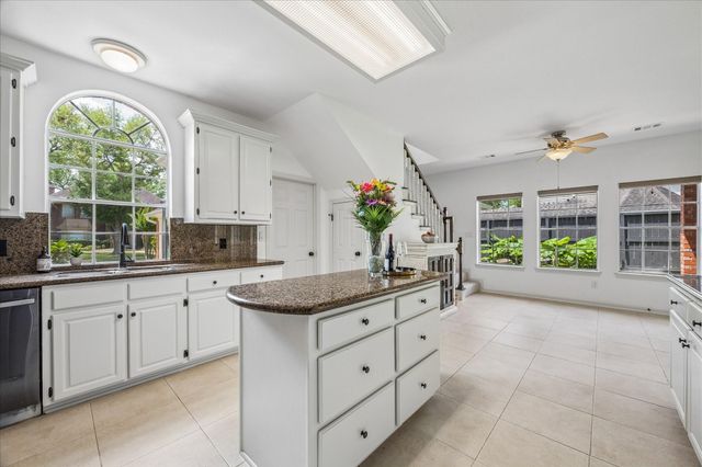 831 Live Oak Lane, Seabrook, TX 77586