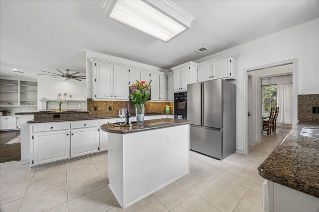 831 Live Oak Lane, Seabrook, TX 77586