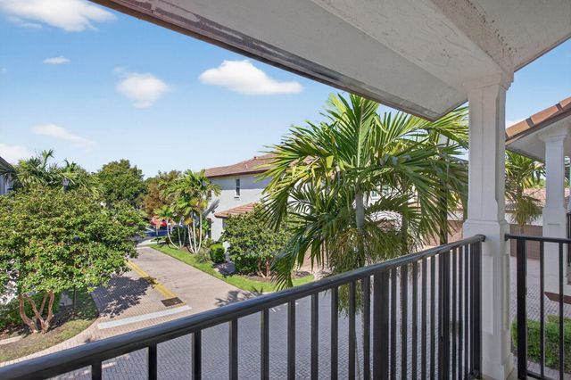 4718 Monarch Way, Coconut Creek, FL 33073