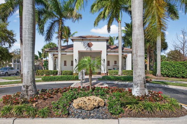 4718 Monarch Way, Coconut Creek, FL 33073