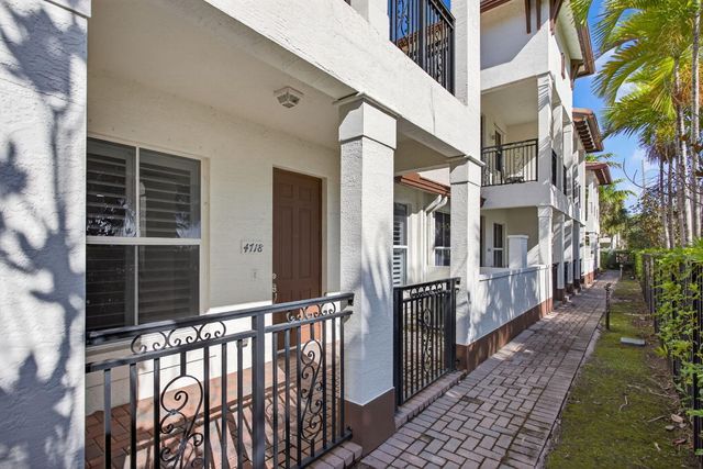 4718 Monarch Way, Coconut Creek, FL 33073