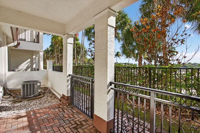 4718 Monarch Way, Coconut Creek, FL 33073