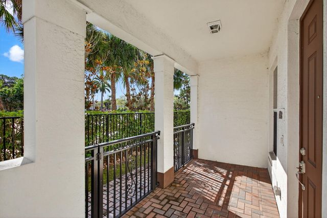 4718 Monarch Way, Coconut Creek, FL 33073