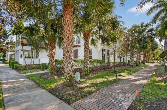 4718 Monarch Way, Coconut Creek, FL 33073