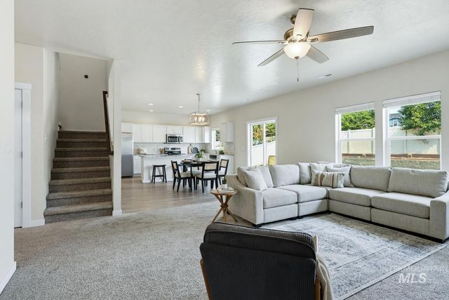 3794 W Peak Cloud Ct, Meridian, ID 83642