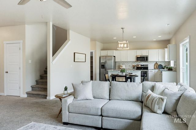 3794 W Peak Cloud Ct, Meridian, ID 83642
