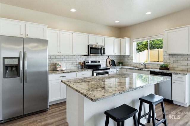 3794 W Peak Cloud Ct, Meridian, ID 83642