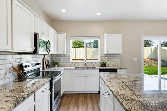 3794 W Peak Cloud Ct, Meridian, ID 83642