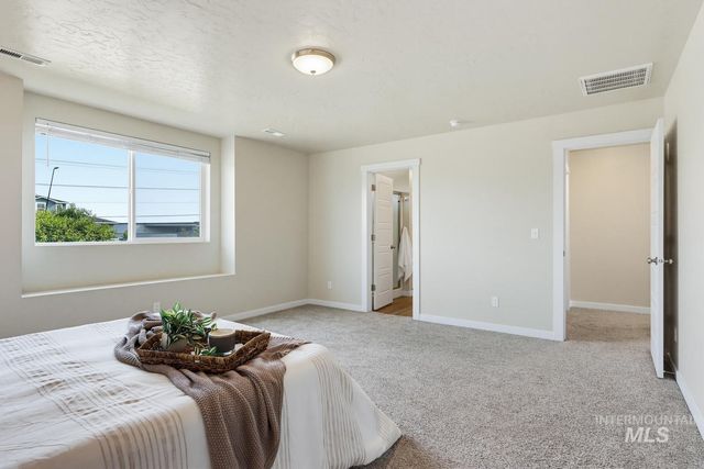 3794 W Peak Cloud Ct, Meridian, ID 83642