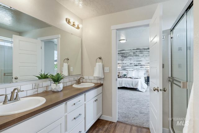 3794 W Peak Cloud Ct, Meridian, ID 83642